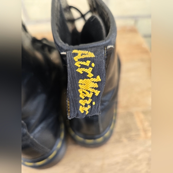 Vintage Made in England Dr. Martens - Picture 5 of 12